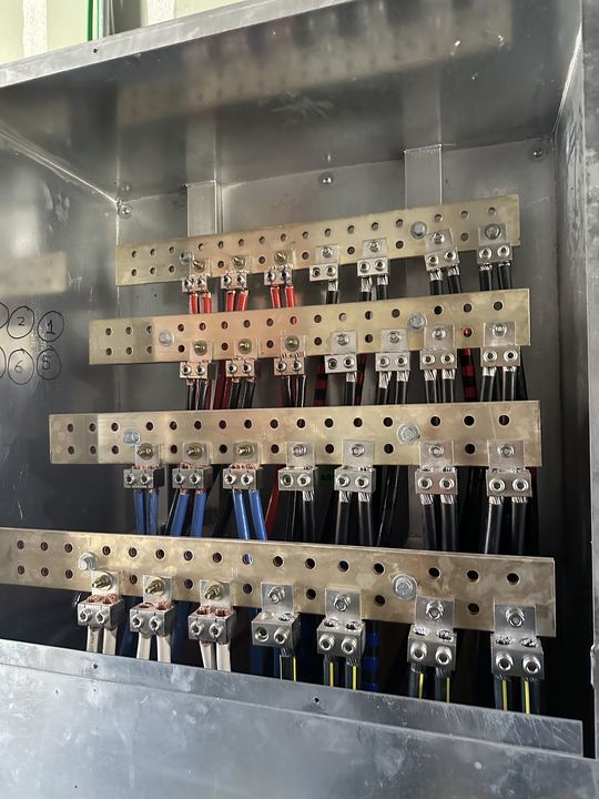 Commercial distribution panel buswork